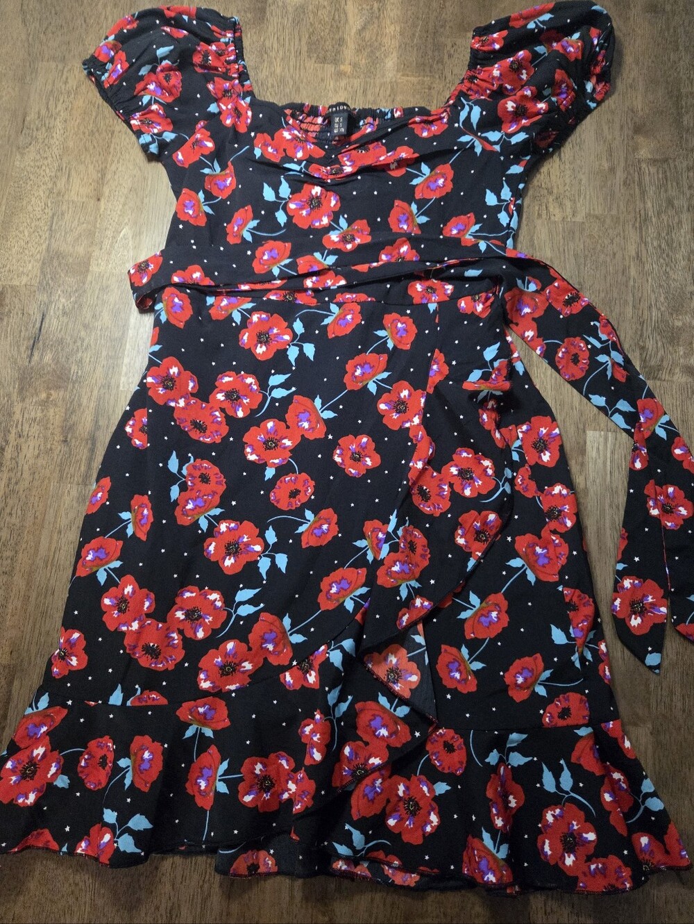Qed London Poppy Print Puff Sleeve Flowy Ruffle Tie Waist Wrap Style Dress